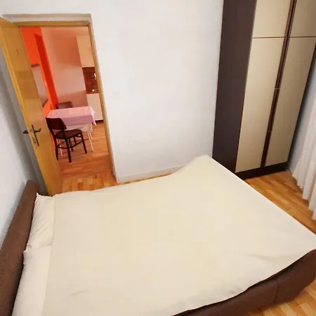 Jezera 5120b Apartamento Tisno